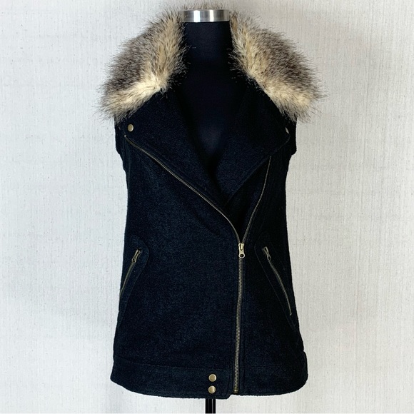 Thread & Supply~Womens Southwestern Print Faux Fur Collared Wool Blend Vest~Sz M - Picture 2 of 16